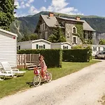 Camping Le Rochetaillée Campeggio *