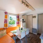 Camping Le Rochetaillée Campeggio *