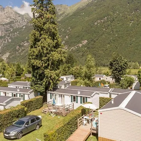 Camping Le Rochetaillee Кемпинг *