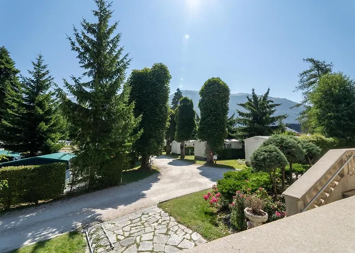 Camping Le Rochetaillee Кемпинг