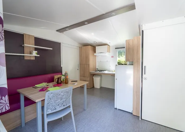 Кемпинг Camping Le Rochetaillee *
