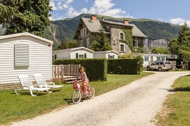 Camping Le Rochetaillee Кемпинг *