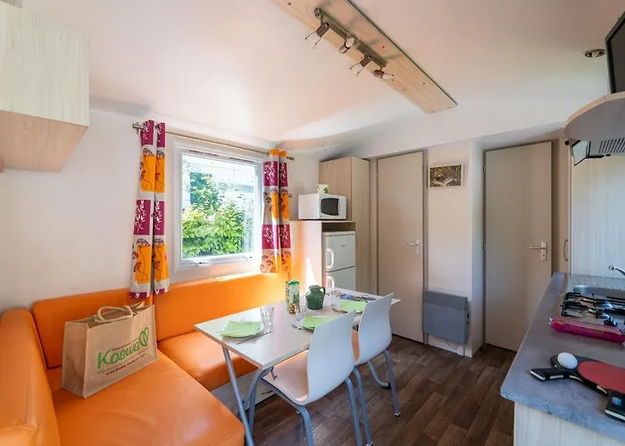 Camping Le Rochetaillee Кемпинг *